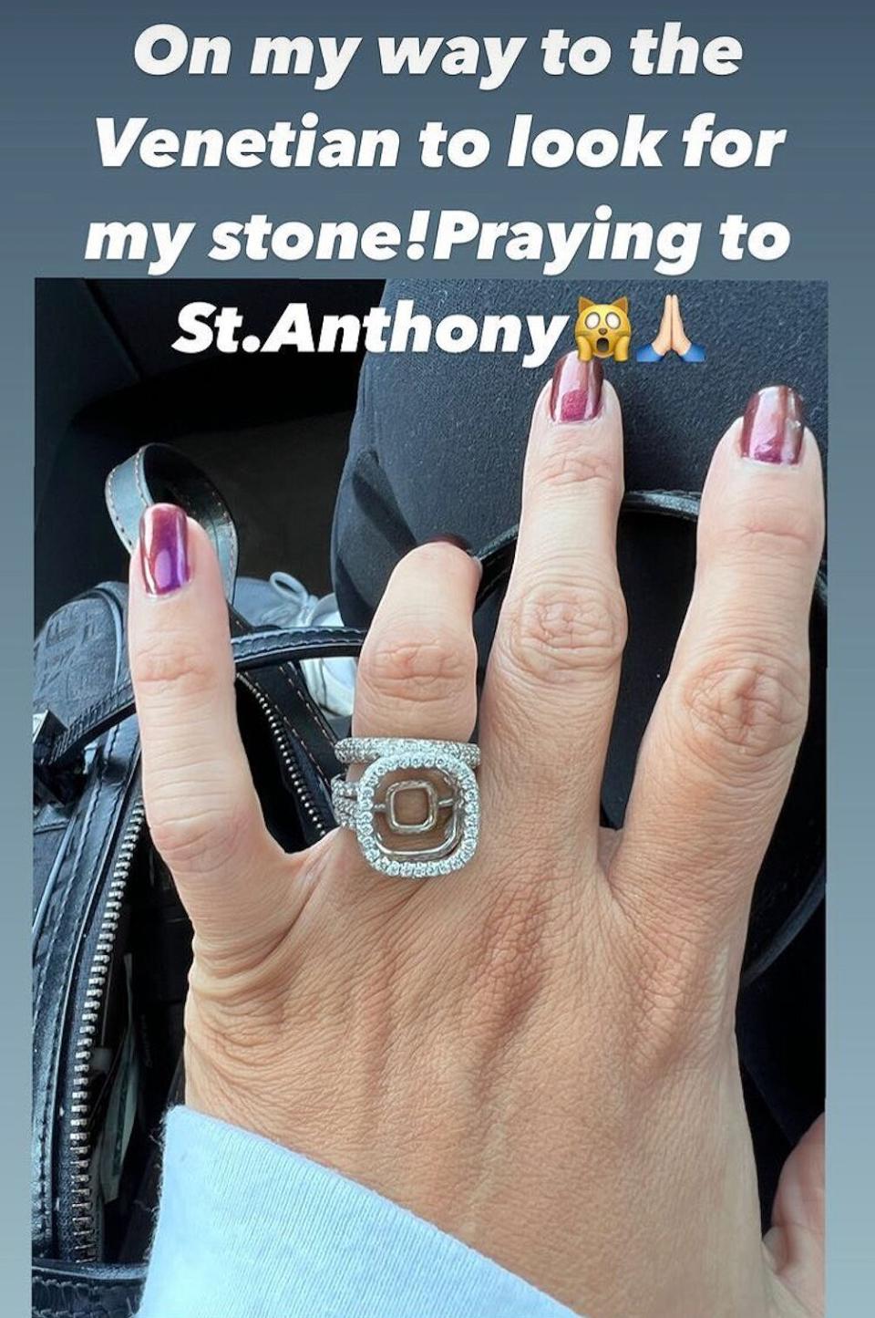 Jennifer Aydin lost ring