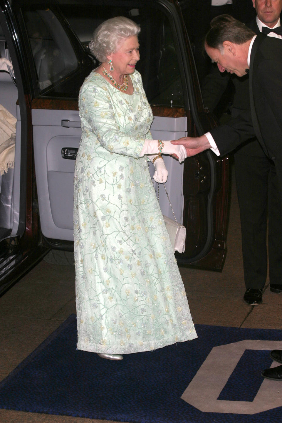 La reine à l’avant-première du film ‘Les Dames de Cornouailles’ en 2004