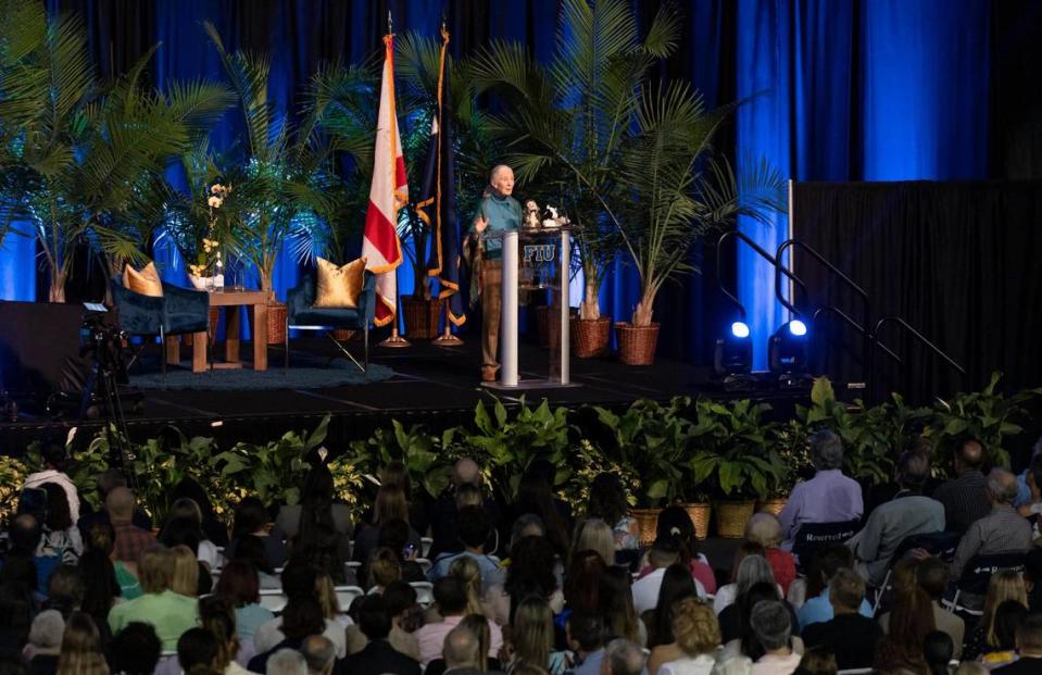 La doctora Jane Goodall durante la conferencia "An Evening With Jane Goodall: Inspiring Hope Through Action" en el Ocean Bank Convocation Center de la Universidad Internacional de la Florida (FIU), el viernes 31 de marzo de 2023 en Miami.