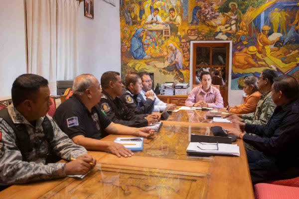 Mesa de trabajo de autoridades federales, estatales y municipales para atender inseguridad y violencia en Taxco, Guerrero.