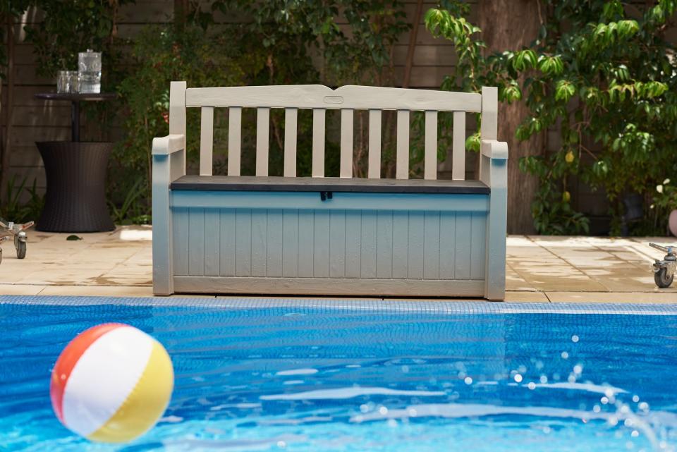 Wood-look Outdoor Storage Bench