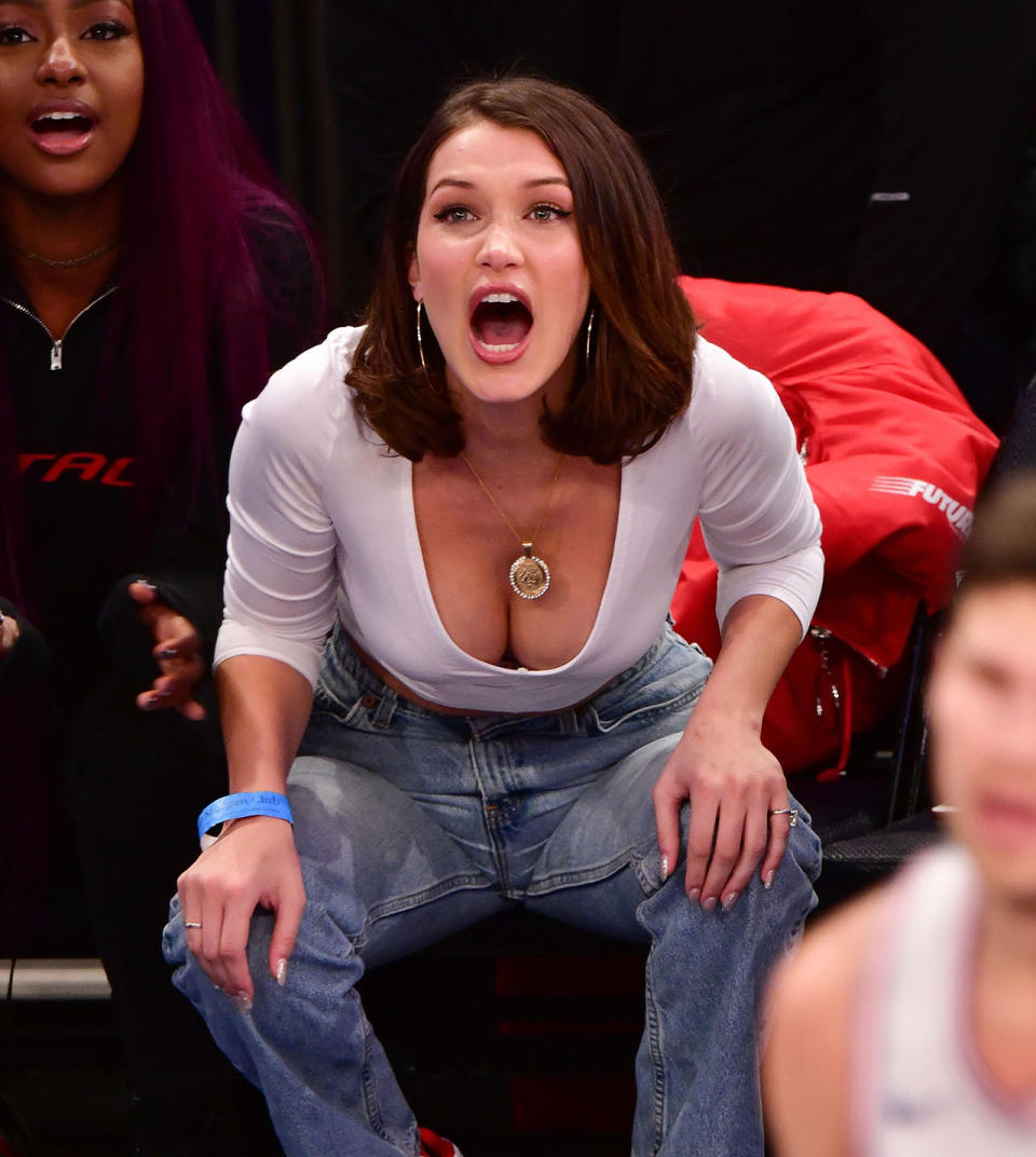 Bella Hadid basketball