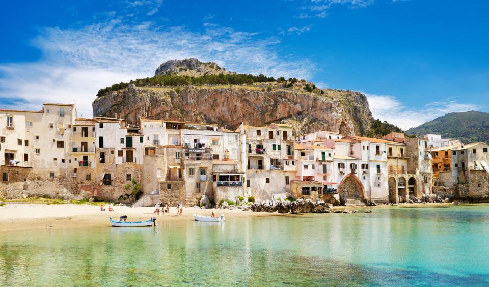 Cefalu, on Sicily's north coast - © Jan Wlodarczyk / Alamy Stock Photo