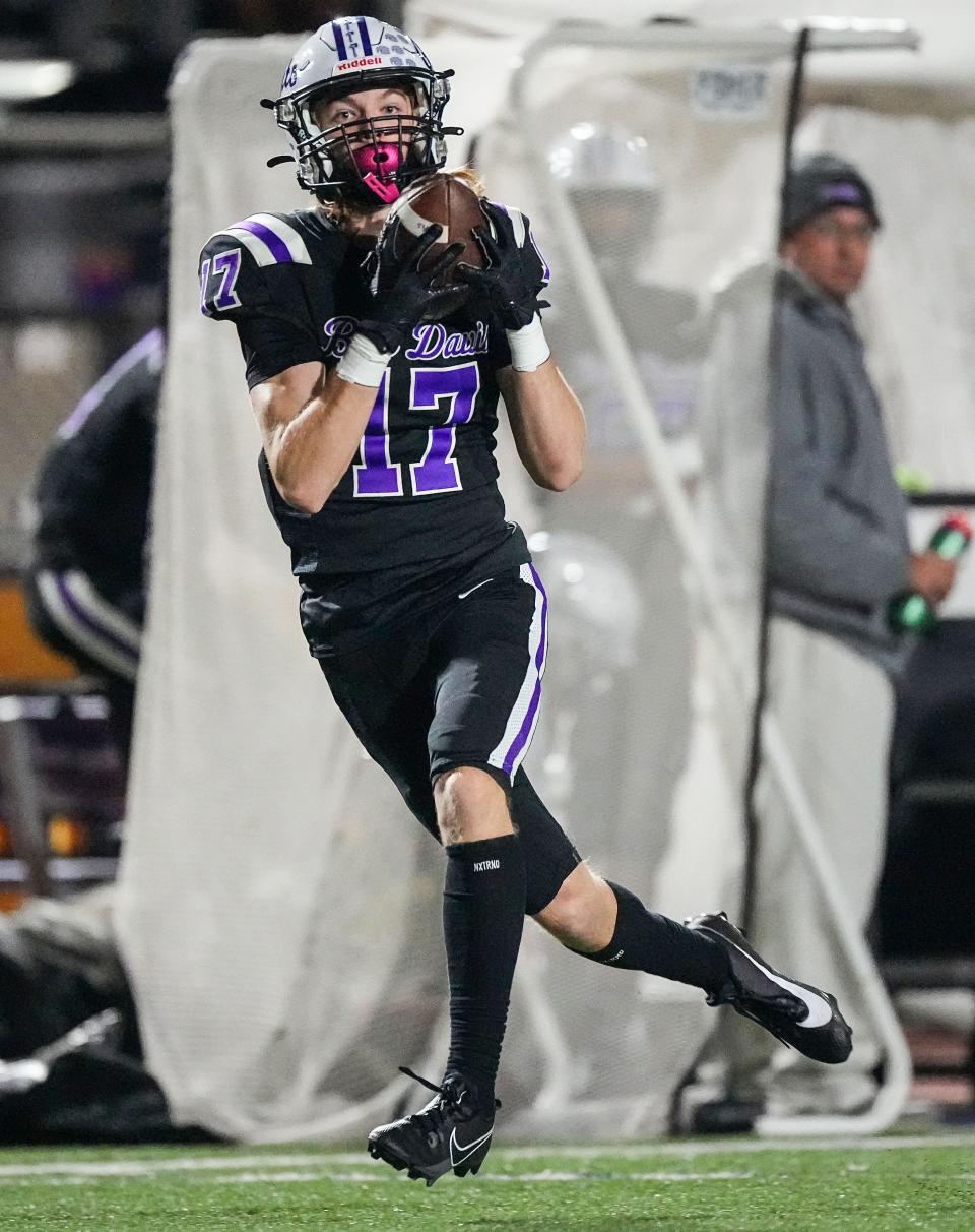 Ben Davis Giants wide receiver Zane Skibinski (17) catches the ball Friday, Nov. 17, 2023, during the IHSAA semi state championship game at Ben Davis High School in Indianapolis. The Ben Davis Giants defeated the Center Grove Trojans in overtime, 37-34.