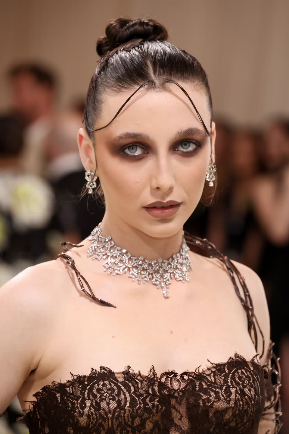 new york, new york may 06 emma chamberlain attends the 2024 met gala celebrating sleeping beauties reawakening fashion at the metropolitan museum of art on may 06, 2024 in new york city photo by john shearerwireimage