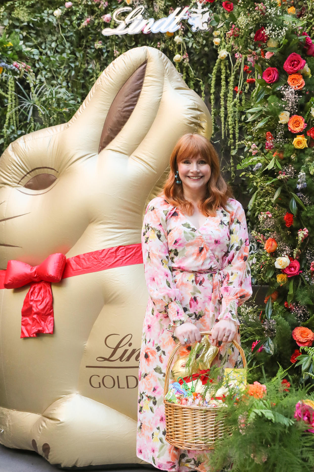 Howard spoke with Yahoo Life during an event promoting Lindt Chocolatier and its iconic gold bunny. (Photo: misshattan)