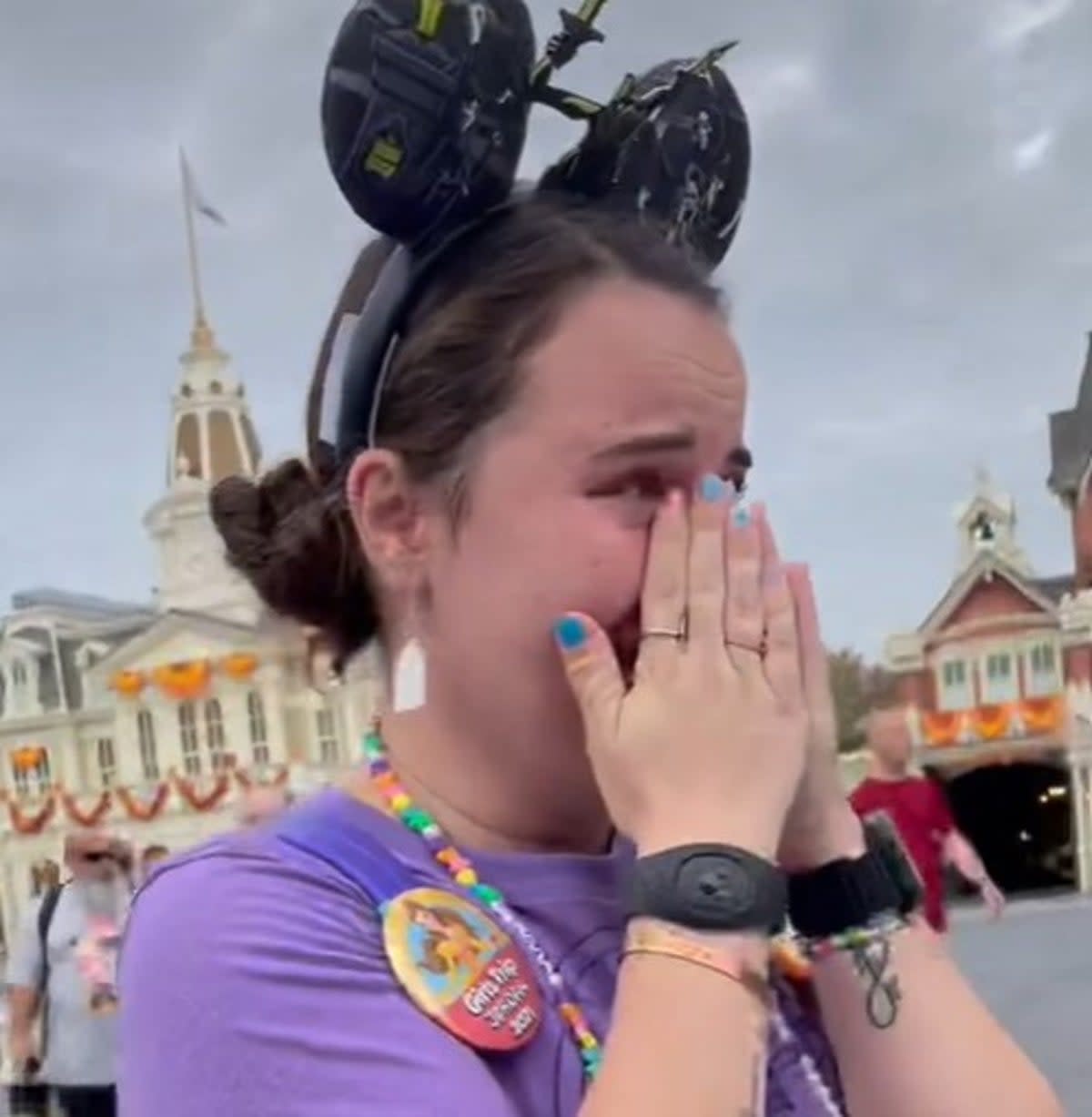 The Disney fan posted video of herself bursting into tears on walking into the theme park (Tiktok/Jordan.Jacee)