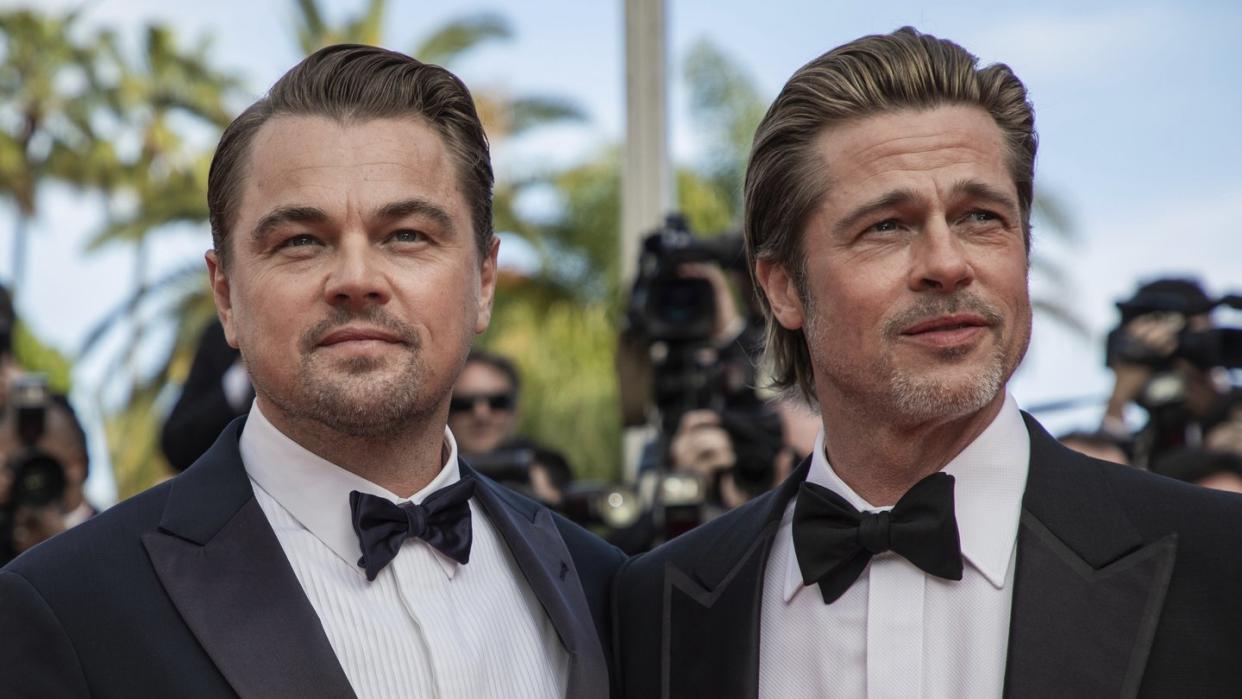 Brad Pitt konnte Leonardo DiCaprio keine Antwort entlocken. Foto: Vianney Le Caer/Invision/AP