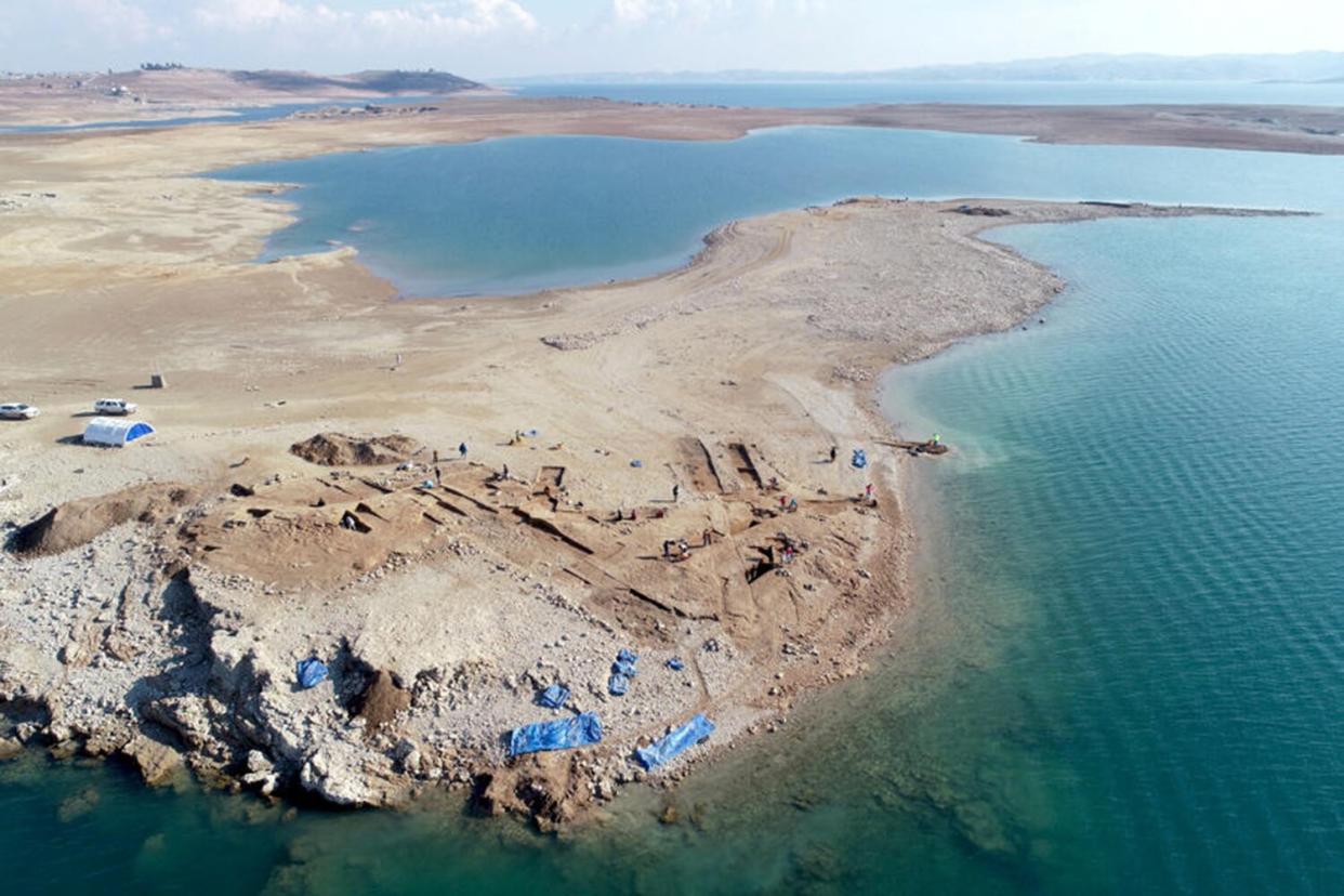 The archaeological site of Kemune in the dried-up area of the Mosul reservoir