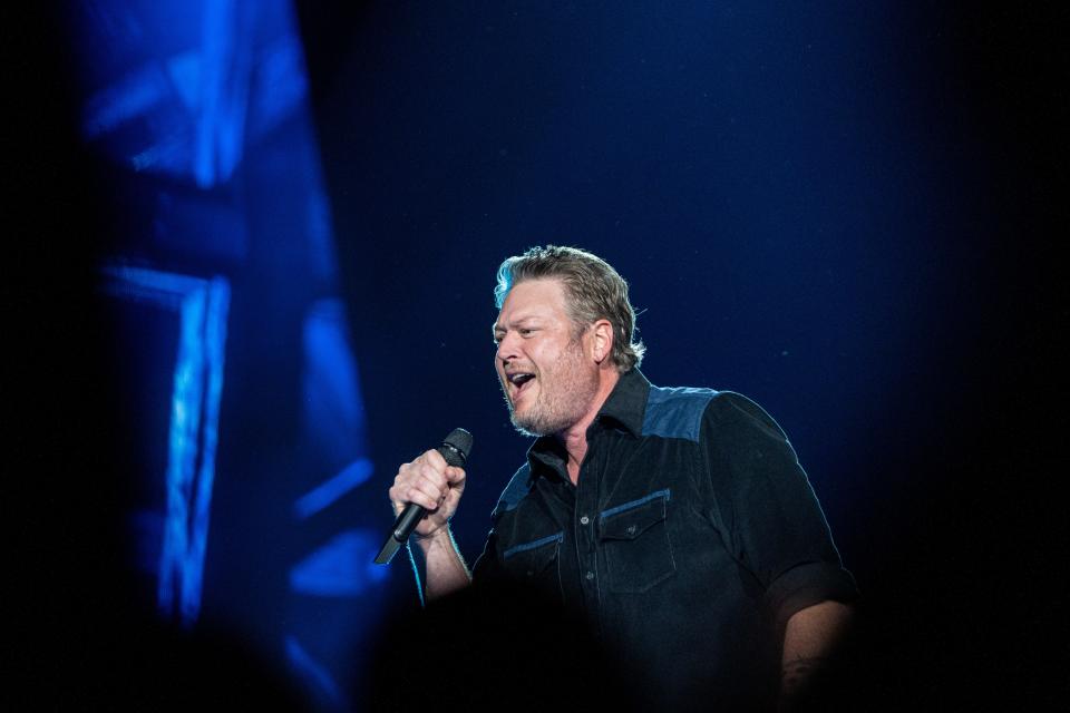 Blake Shelton comes to Heritage Bank Center on Thursday evening.