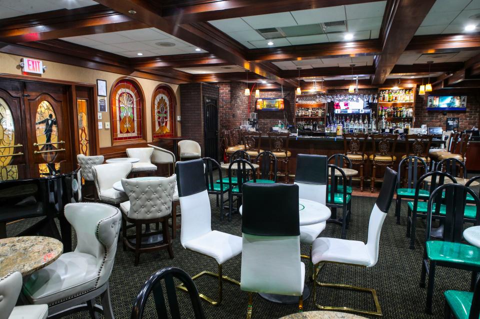 Jerry Green and Friends -- "Louisville's finest night club" -- is open for entertaining at the Hotel Louisville on 120 W. Broadway. The club has a retro feel with modern touches. The club plans a New Years Eve Party. For info call 502-882-1224.  Nov. 29, 2022
