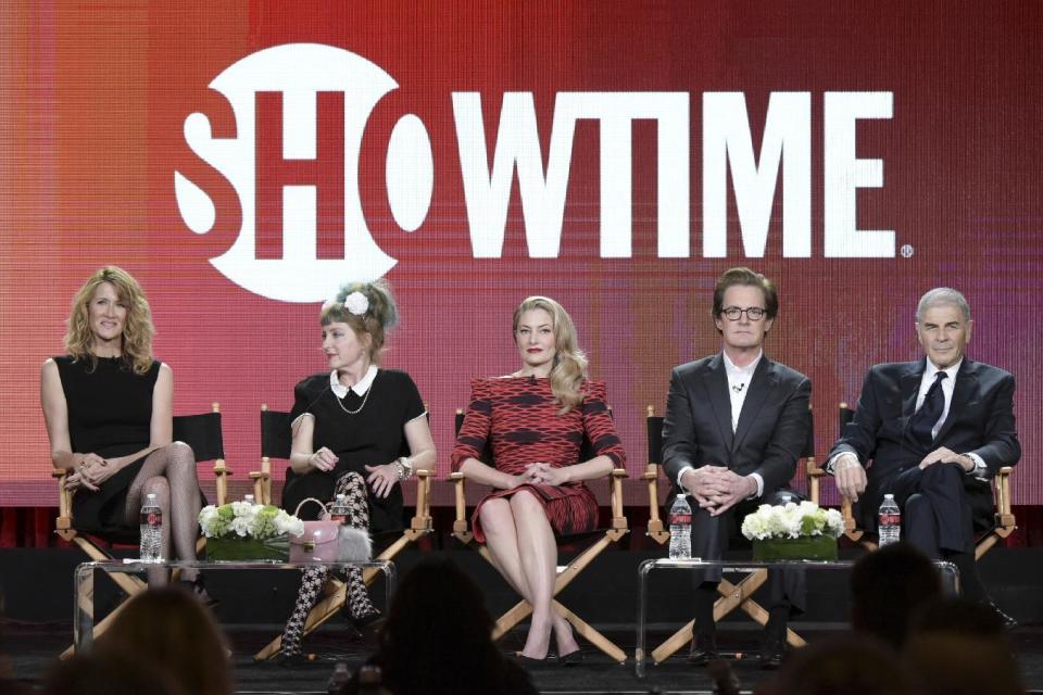 From left, Laura Dern, Kimmy Robertson, Madchen Amick, Kyle MacLachlan and Robert Forster attend the "Twin Peaks" panel at the Showtime portion of the 2017 Winter Television Critics Association press tour on Monday, Jan. 9, 2017, in Pasadena, Calif. (Photo by Richard Shotwell/Invision/AP)