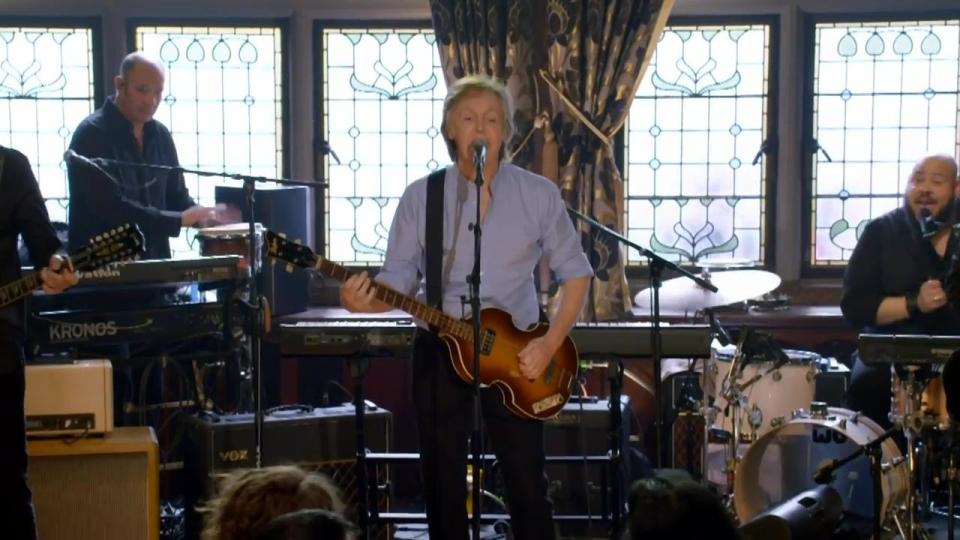 Surprise: The Beatles legend put on an impromptu gig at a pub in Liverpool (The Late Late Show)