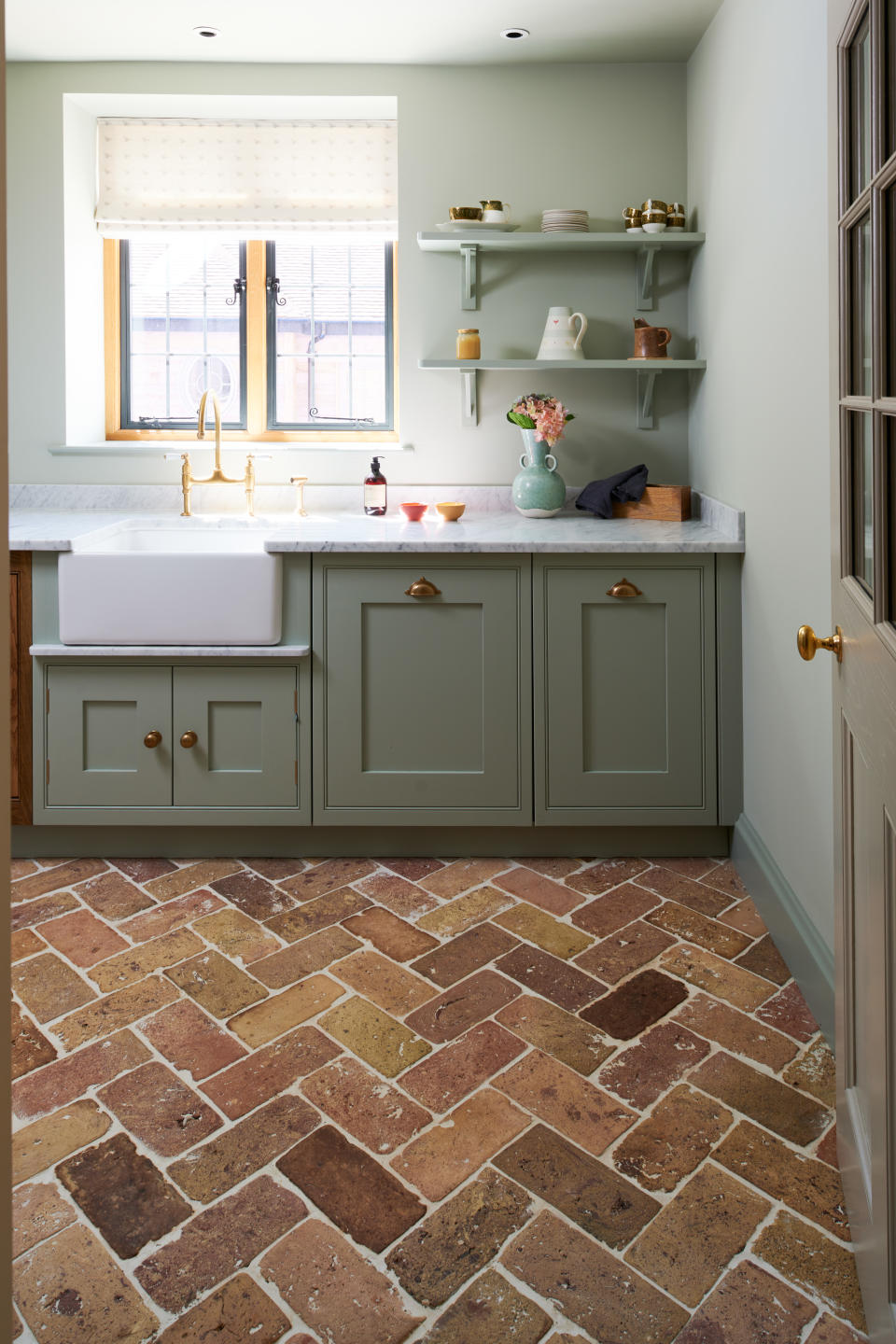 19. Pick terracotta for a farmhouse feel