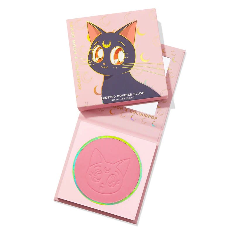 pink blush with cat-shaped engraving