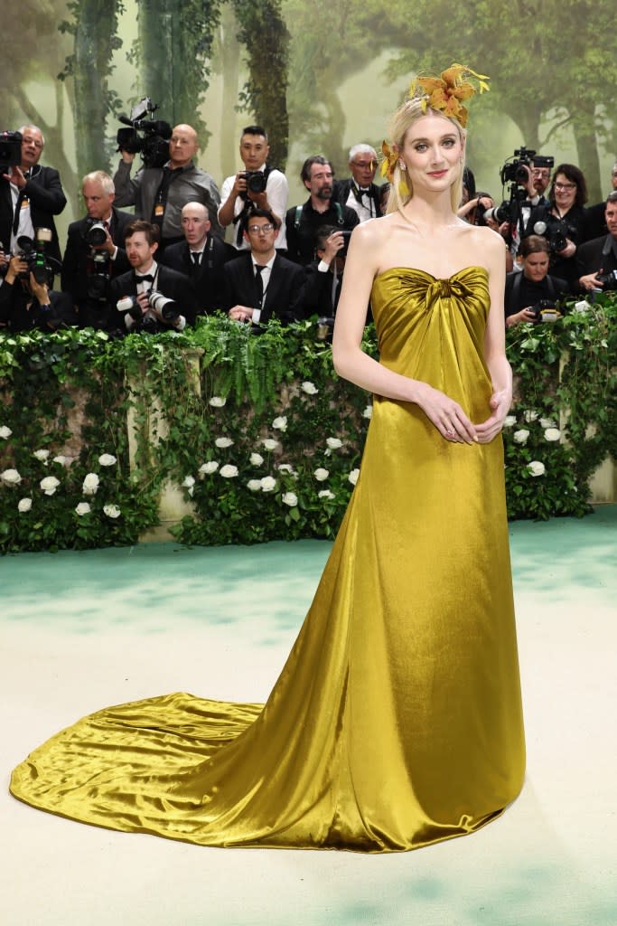 Elizabeth Debicki attends The 2024 Met Gala Celebrating "Sleeping Beauties: Reawakening Fashion" at The Metropolitan Museum of Art on May 06, 2024 in New York City.