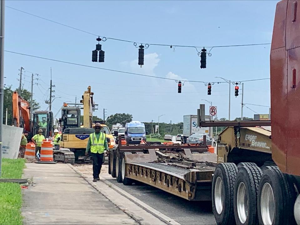 Contractors are investigating and attempting to repair a depression in the roadway on U.S. 17 southbound near Cypress Gardens Boulevard that shut down two lanes Tuesday.