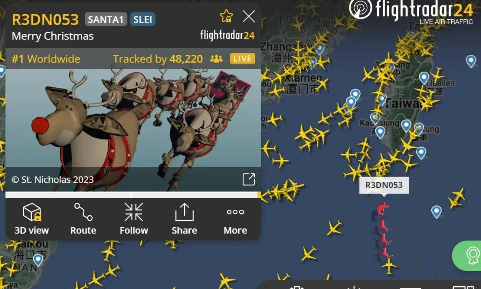 <strong>根據Flightradar24航班動態網站資訊，聖誕老人駕駛的「HOHOHO」雪橇24日晚間已經過台灣。（圖／翻攝自Flightradar24官網）</strong>