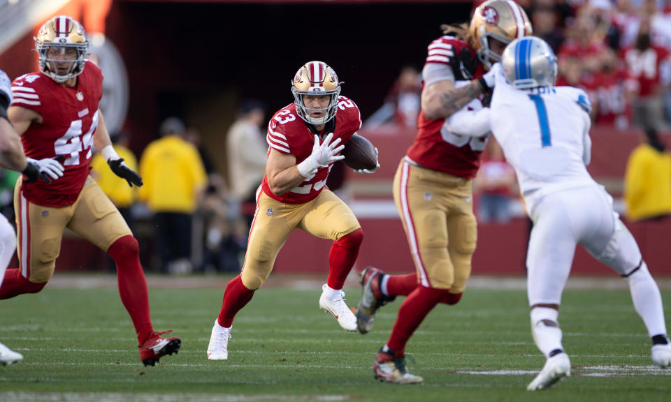 Christian McCaffrey es uno de los jugadores más peligrosos en espacio abierto en la NFL. (Foto: Michael Zagaris/San Francisco 49ers/Getty Images)