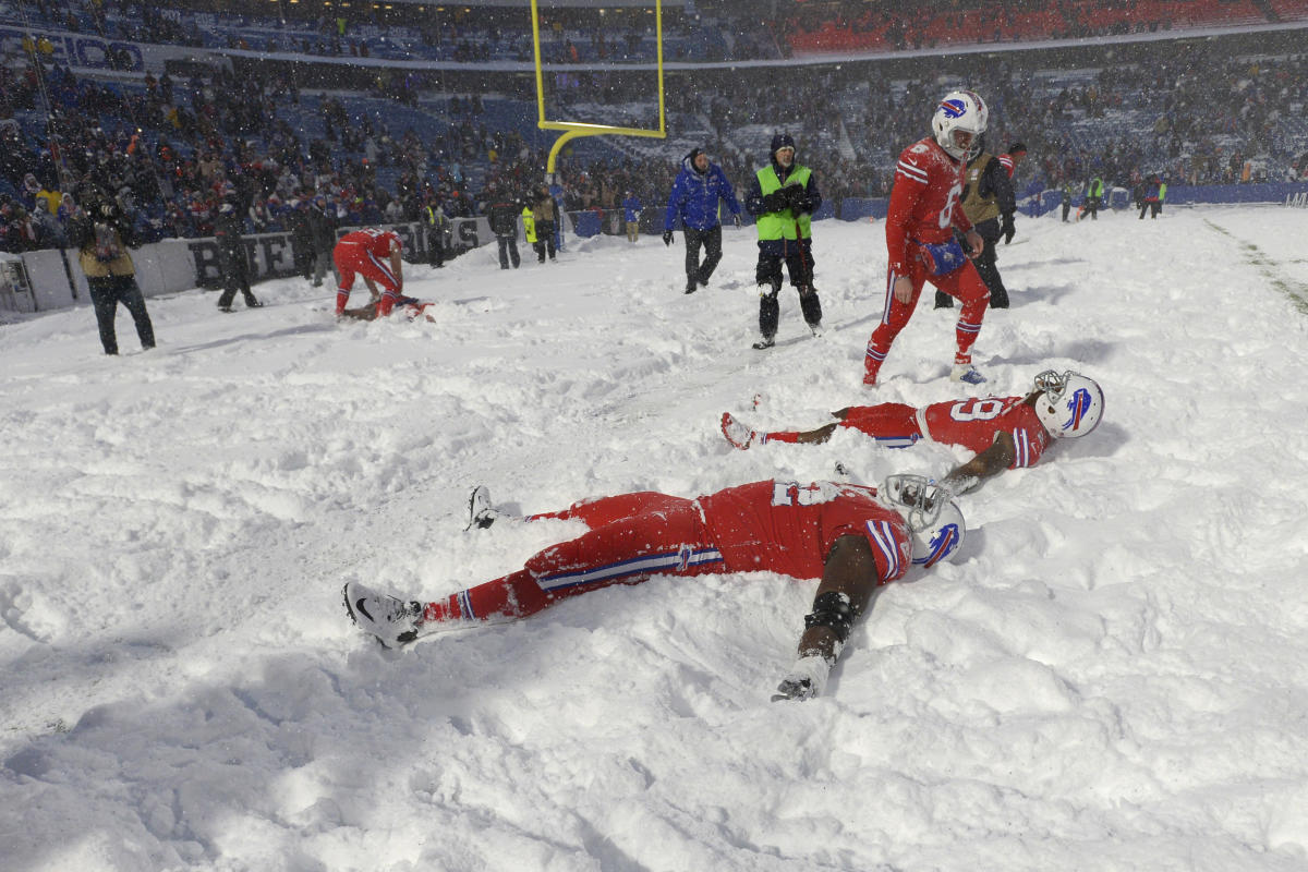 Epic storm chases Browns-Bills to Ford Field in Detroit