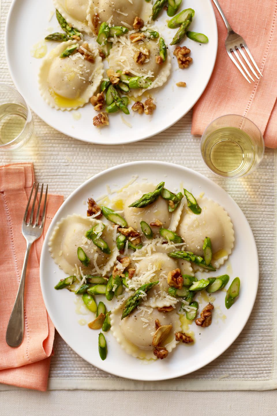 ravioli with asparagus and walnuts