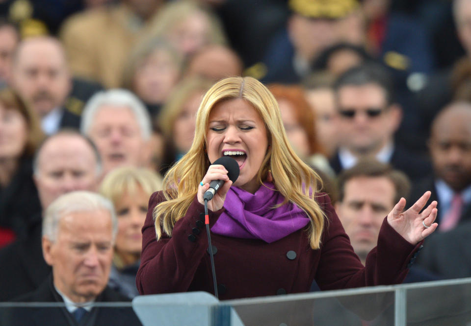 Kelly Clarkson cantando en la toma de posesión de Barack Obama el lunes 21 de enero, 2013, en Washington, DC.  