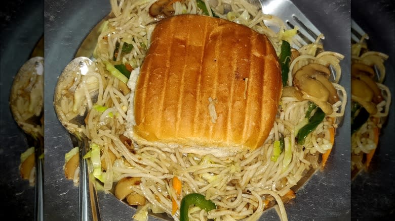 Chow mein sandwich on a plate