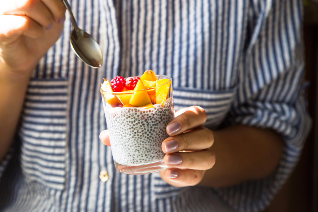 Un pudín de chía es una opción formidable para que el cerebro obtenga nutrientes esenciales en el desayuno. (Getty Creative)