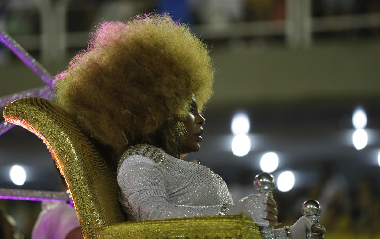 FILE - Brazilian singer Elza Soares from the Mocidade samba school parades during Carnival celebrations at the Sambadrome in Rio de Janeiro, Brazil, Tuesday, Feb. 25, 2020. Elza Soares has died on Thursday, Jan. 20, 2022. (AP Photo/Silvia Izquierdo, File)