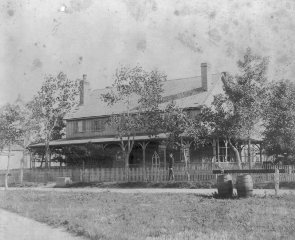 Fort Elliott officer's quarters, 1881.