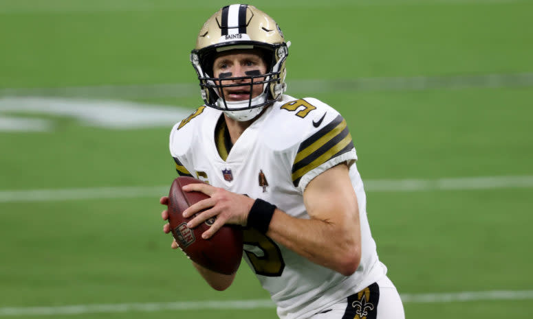 Drew Brees warming up for the Saints.