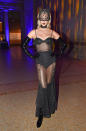 <p>Topmodel Karlie Kloss zog bei der Benefiz-Gala „All Hallows’ Eve“ im New Yorker Metropolitan Museum of Arts alle Blicke auf sich. Sie hüllte sich in eine transparente schwarze Robe und gab als verführerische Catwoman eine sensationelle Figur ab. (Bild: Rex Features) </p>