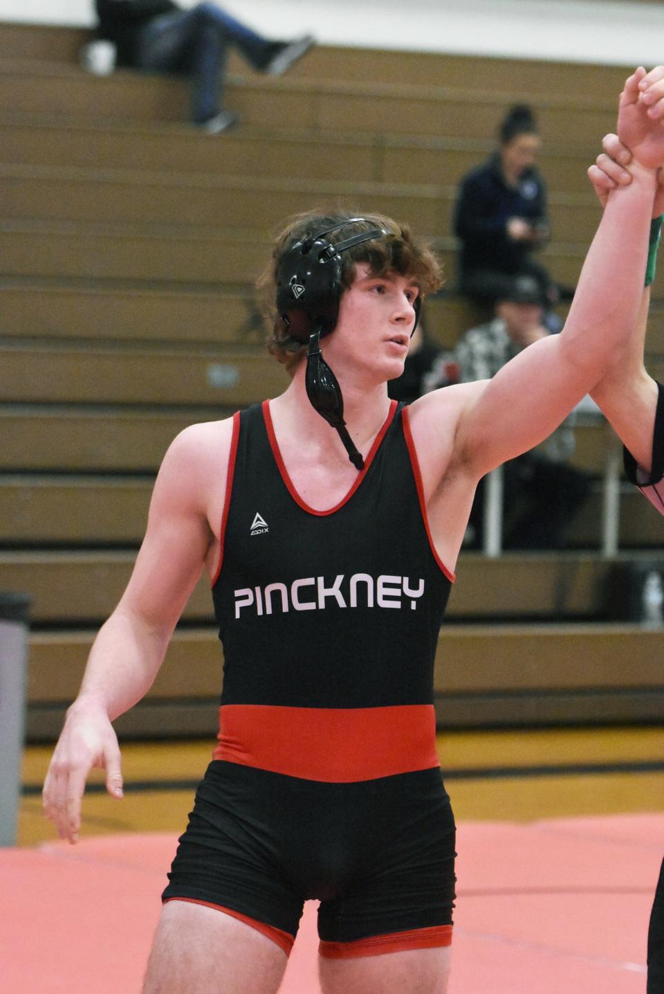 Pinckney's Brady Raymond improved to 17-1 by winning the 171-pound weight class at the Lakeview Varsity Invitational in Battle Creek.
