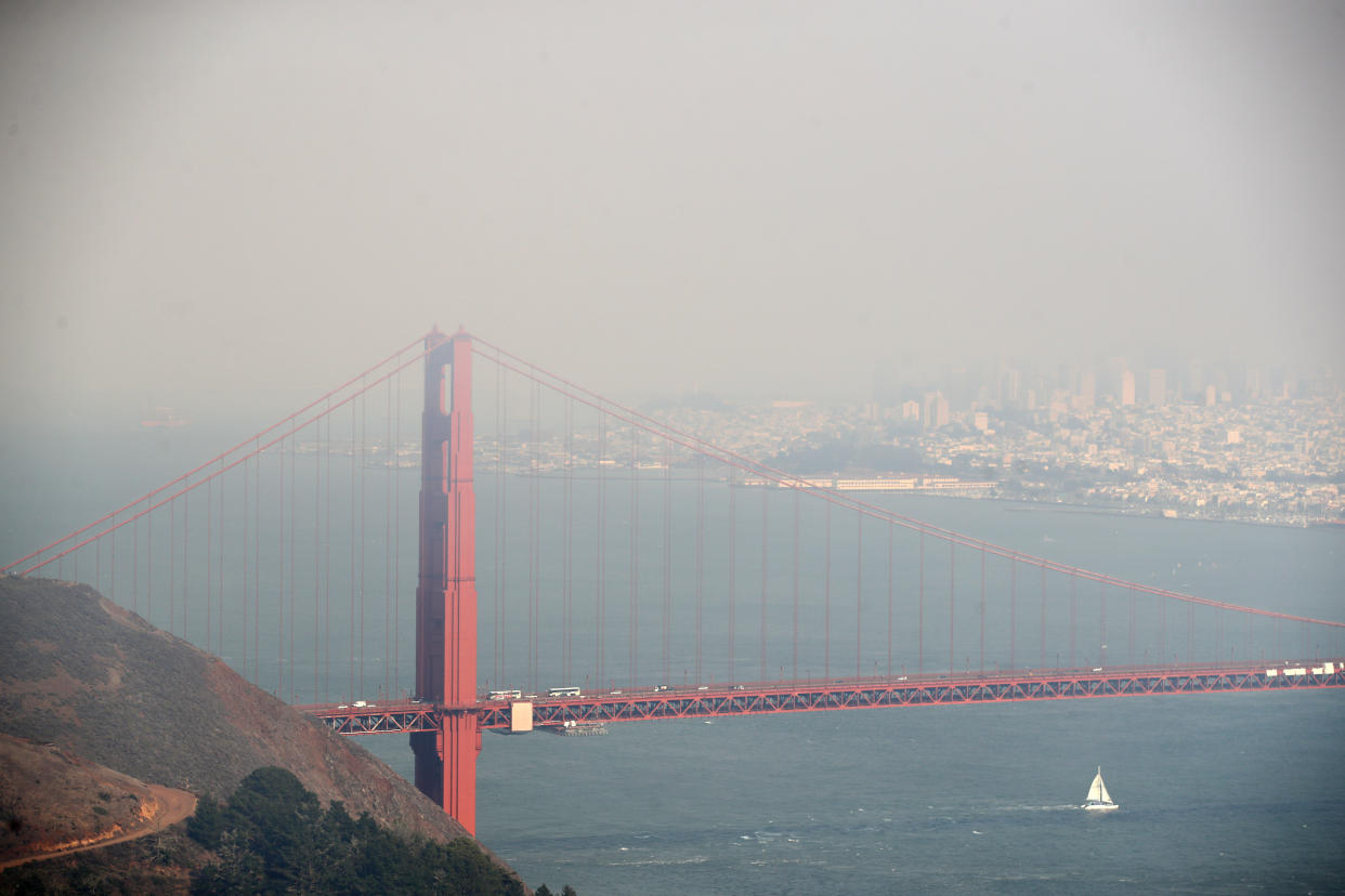 SAUSALITO, CALIFORNIA - AUGUST 20:  Heavy smoke from nearby wild fires covers the Golden Gate Bridge and San Francisco on August 20, 2020 as seen from the Marin Headlands in Sausalito, California. (Photo by Ezra Shaw/Getty Images)