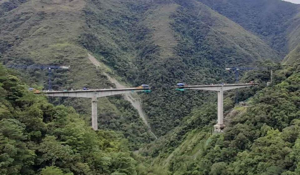 Puente Chirajara en la vía Bogotá - Villavicencio