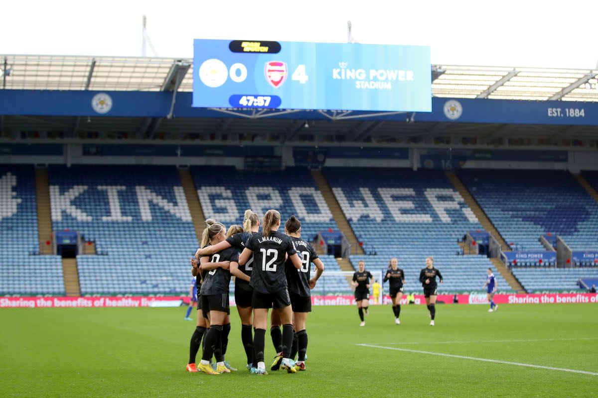 Laura Wienroither celebrates with team-mates after scoring Arsenal’s fourth goal at Leicester (Isaac Parkin/PA) (PA Wire)