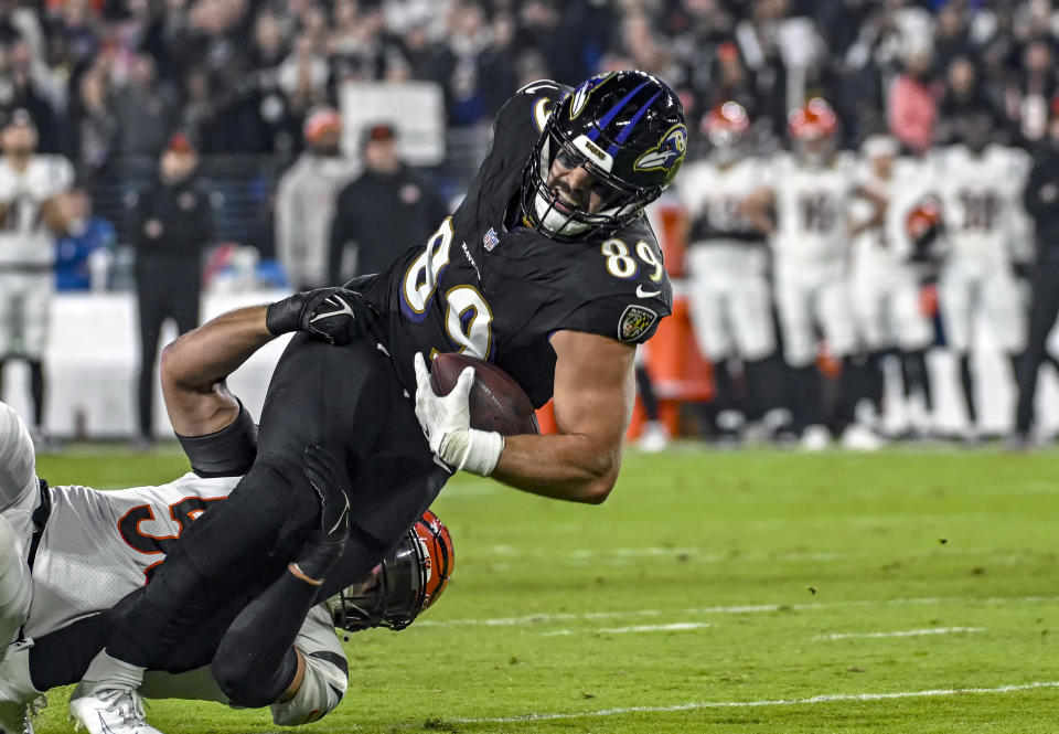 Mark Andrews, ala cerrada de los Baltimore Ravens, se perdió la segunda mitad de la temporada por una lesión en esta jugada ante los Cincinnati Bengals.  (Foto: Mark Goldman/Icon Sportswire via Getty Images)