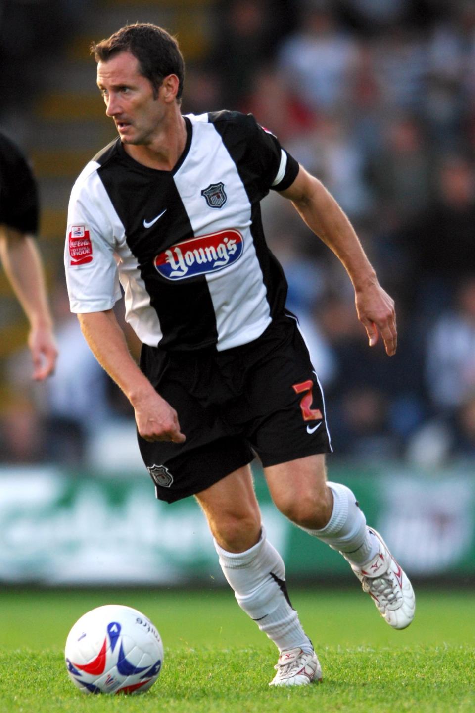 <p>John McDermott ,Grimsby<br> 1986-2007<br> 751 matches, 13 goals </p>