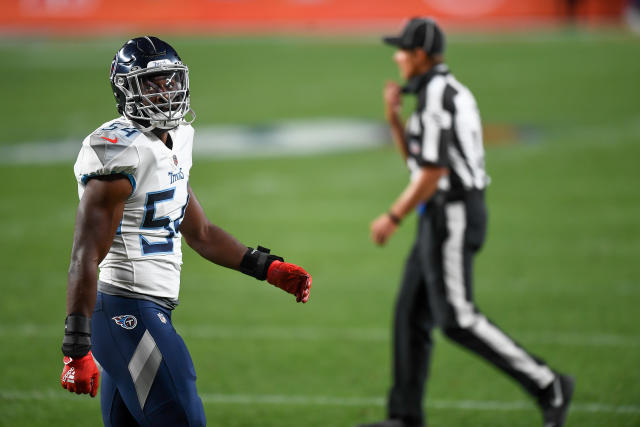 Titans linebacker Rashaan Evans ejected for throwing punch