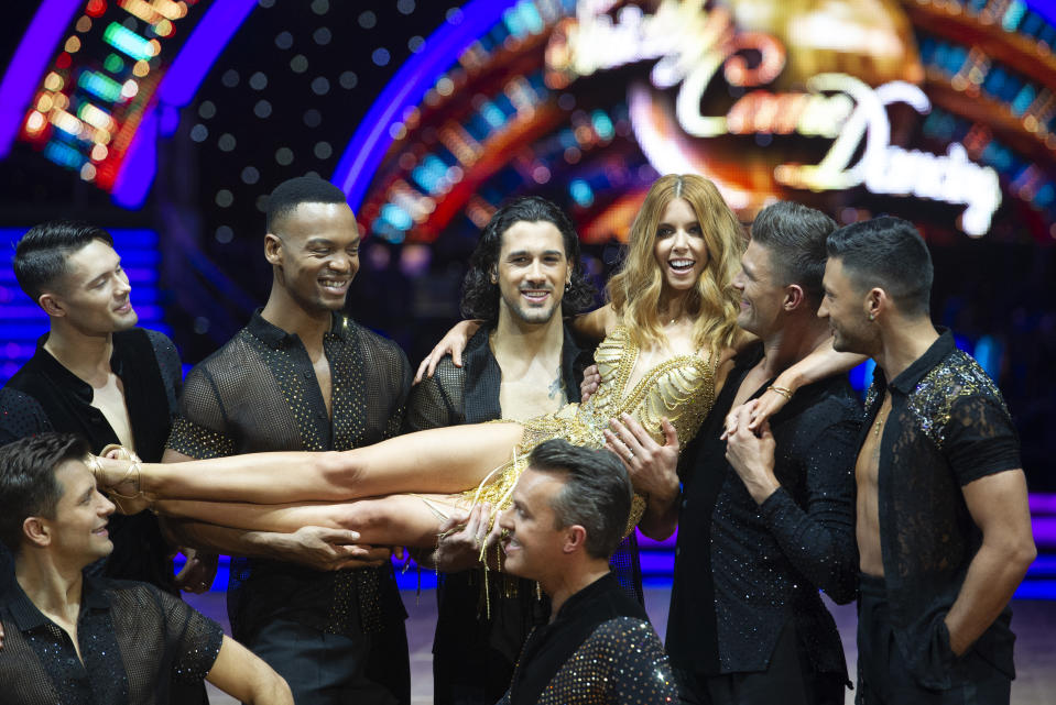 BIRMINGHAM, ENGLAND - JANUARY 17: Stacey Dooley, Joe Sugg, Graeme Swann, Aljaz Skorjanec, Pasha Kovalev, AJ Pritchard, Giovanni Pernice, Graziano Di Prima and Johannes Radebe attend the photocall for the 'Strictly Come Dancing' live tour at Arena Birmingham on January 17, 2019 in Birmingham, England. (Photo by Katja Ogrin/Getty Images)