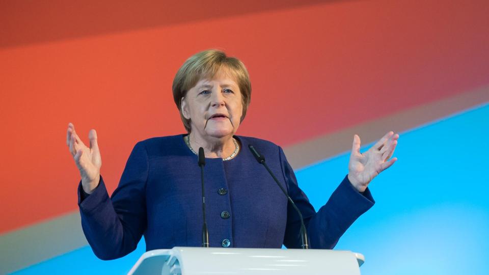 Kanzlerin Merkel spricht beim Landesparteitag der CDU Thüringen in Leinefelde-Worbis. Foto: Jens-Ulrich Koch