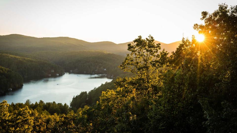 11 Mountain Girlfriend Getaways to Take This Fall