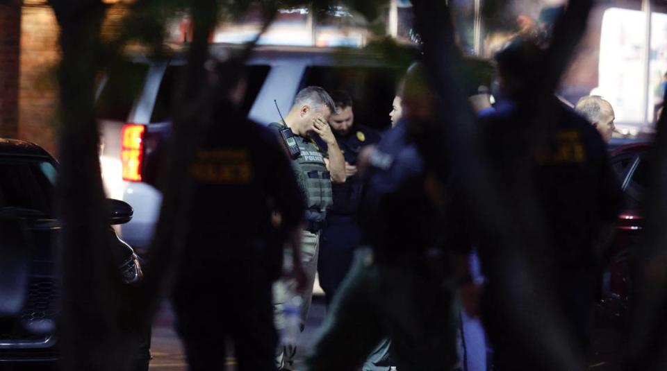 Police gather at the Aldi on New Bern Avenue in Raleigh, Thursday evening, Oct. 13, 2022.