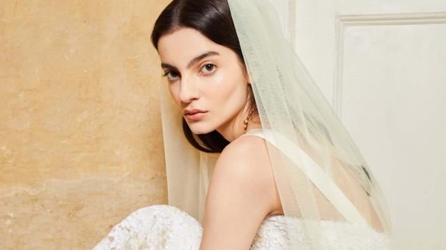 20 Truly Gorgeous Ready-to-Wear Wedding Gowns