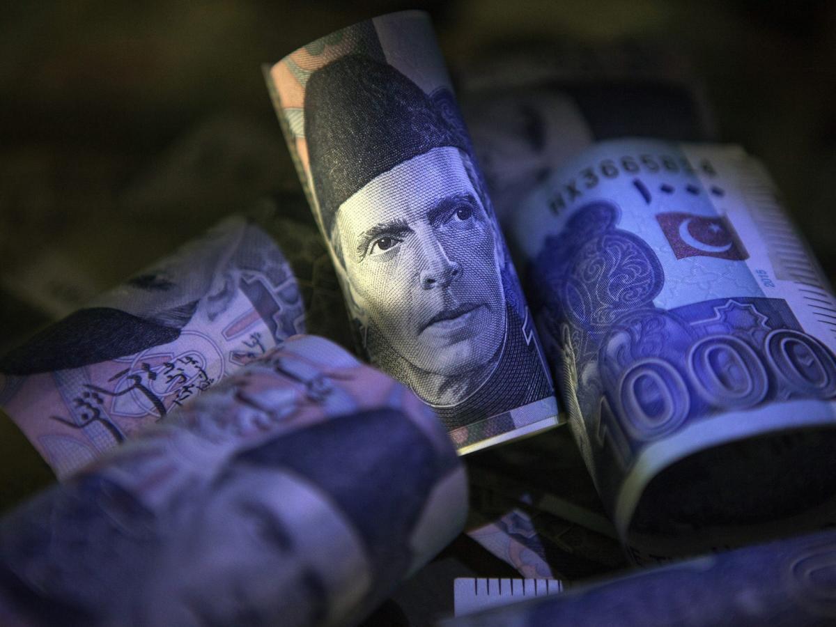 Dollar to rupee forecast: what happens when the rupee falls