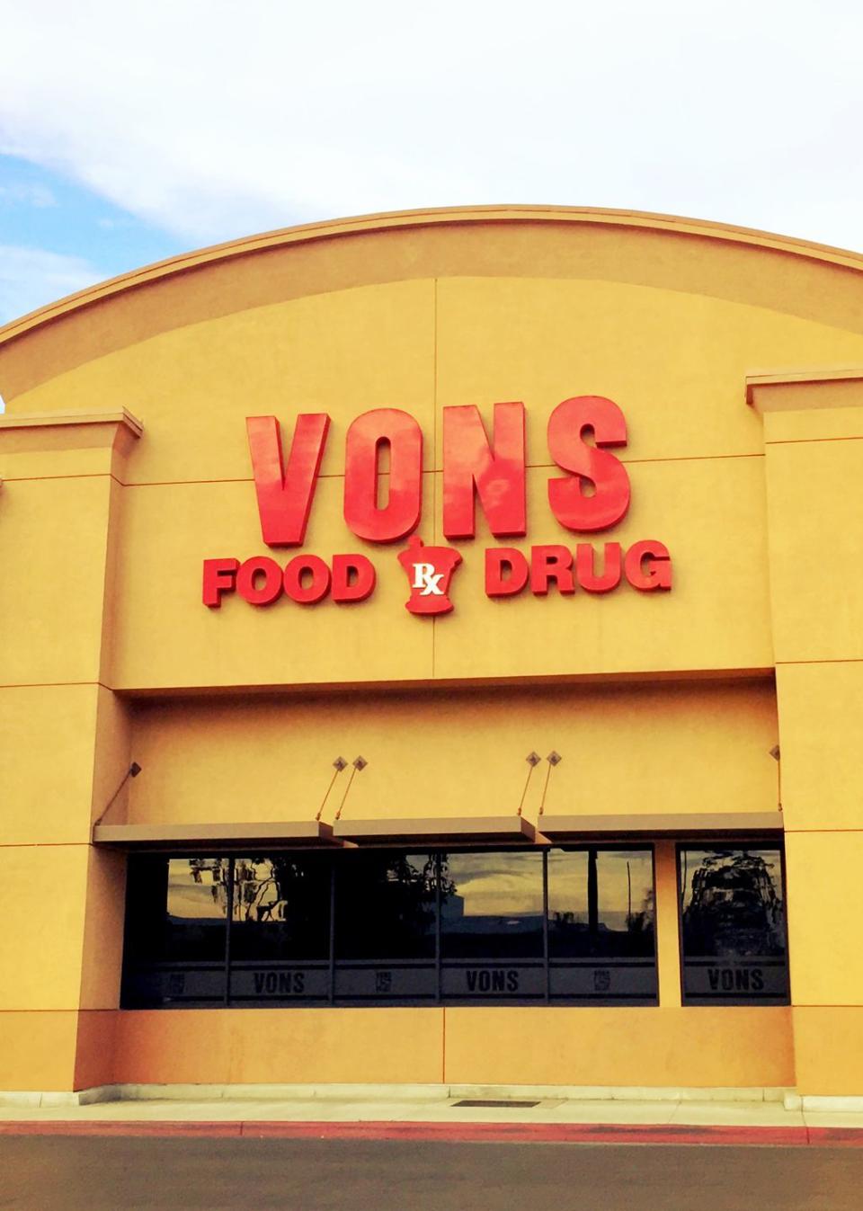 6) Vons