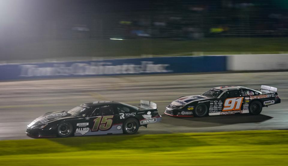 Gabe Sommers (15) is the ASA Midwest Tour points leader and Ty Majeski tops the ASA STARS National Tour heading into the combined event Tuesday night in Kaukauna.