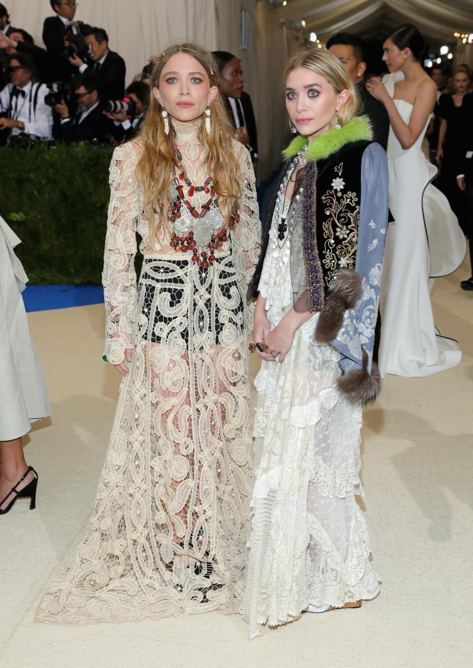 <h1 class="title">Mary-Kate Olsen and Ashley Olsen</h1><cite class="credit">Photo: Getty Images</cite>