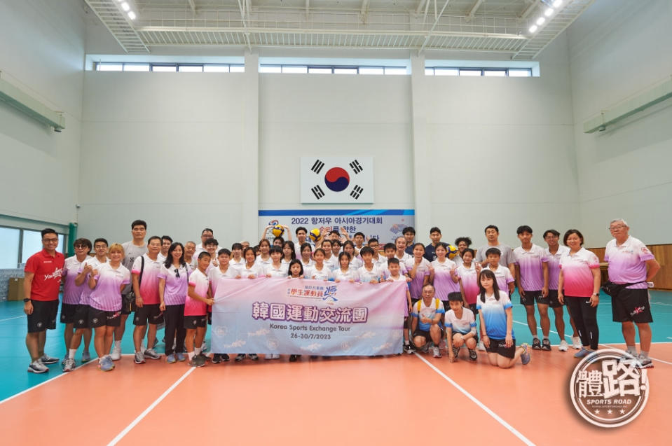 交流團到訪鎮川國家訓練中心期間，更獲韓國男子排球代表隊教練親自指導。