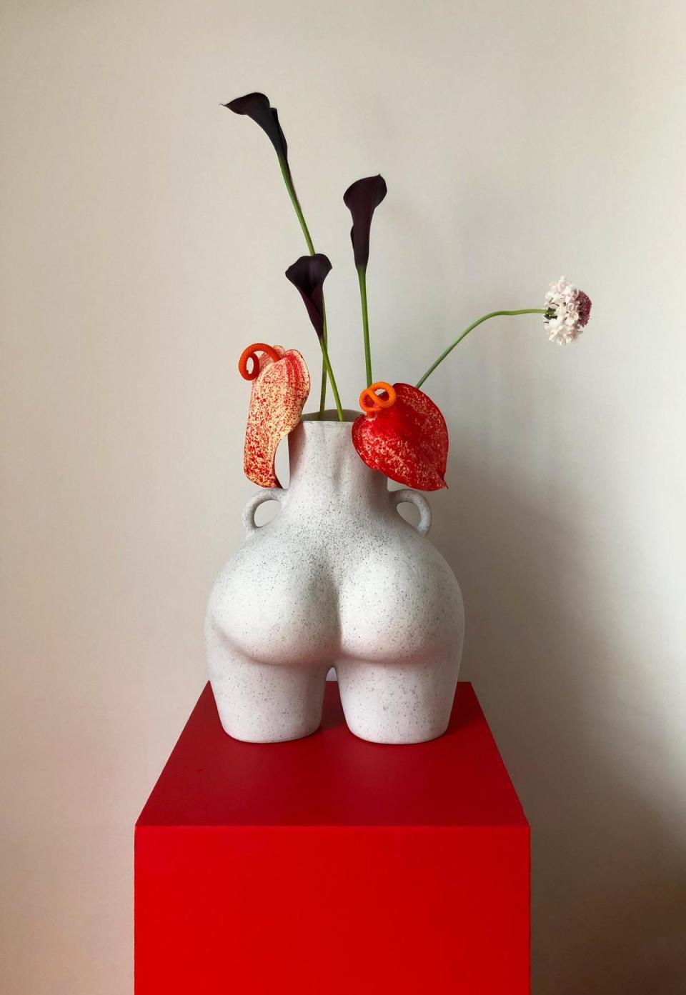 ANISSA KERMICHE Love Handles花器。NT$15,800。（THE SPAACE提供）